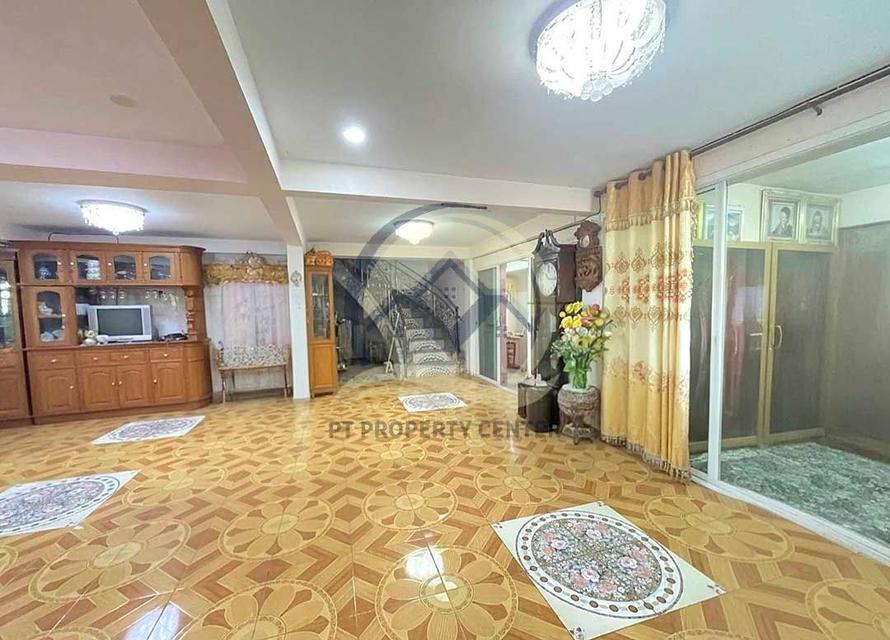 บ้านเดี่ยว 2 ชั้น สร้างเอง ซอยบางศรีเมือง 1/3 ถนนพระราม 5 - นครอินทร์ พร้อมใบอนุญาตก่อสร้างและต่อเติมถูกต้องตามกฎหมาย ราคาสามารถเจรจาต่อรองได้ 2