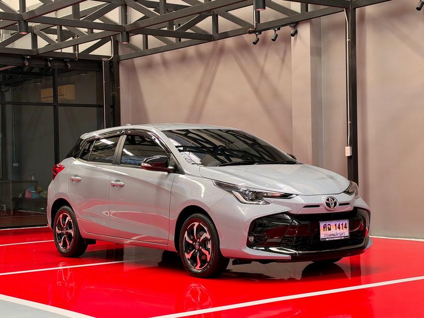 2024 TOYOTA YARIS 1.2 HATCHBACK รถมือเดียวป้ายแดง รถวิ่งน้อยเพียง 50,000 กม รถเข้าศูนย์ตามระยะ รถไม่เคยมีอุบัติเหตุค