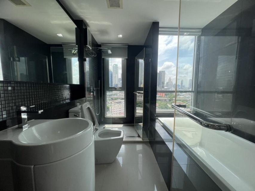 ขายคอนโด ห้องมุม Rhythm Sathorn 2 beds Condo For Sale Good location 6