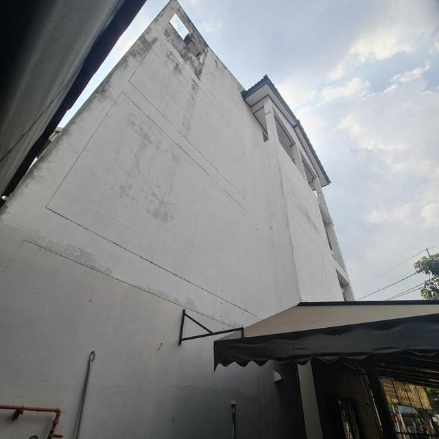 ขายหรือให้เช่าอาคารพาณิชย์ 4 ชั้น ติดถนนสุคนธสวัสดิ์ ราคาดีทำเลดีติดต่อผึ้งรติ โทร 061-941-9639 6