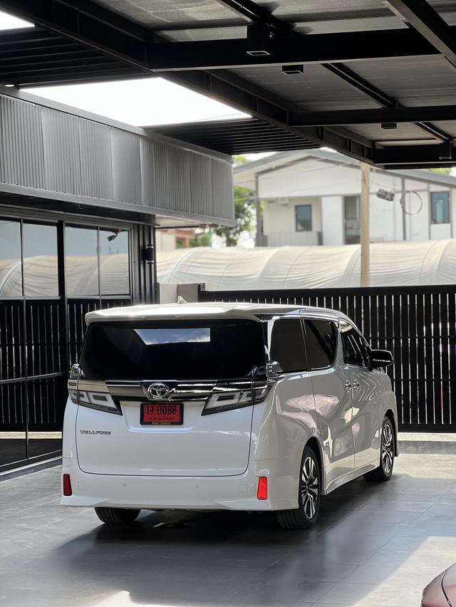 Toyota Vellfire 12