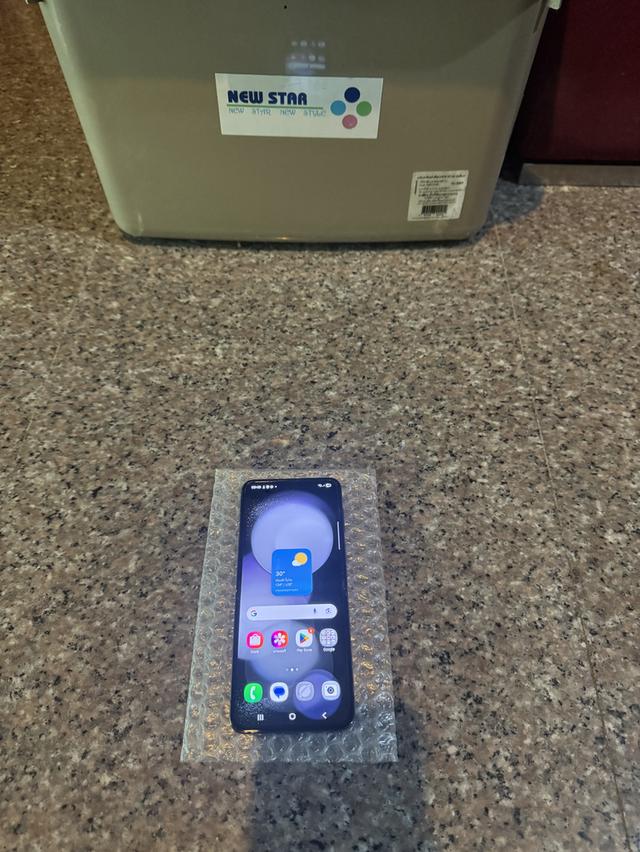 ขายๆๆๆถูกSamsungFlip5สีGray512กิ๊กการใช้งานดีเยี่ยมทุกๆฟังชั่นเครื่องสูนTrueเครื่องรีสโตได้ตลอดไม่มีติดแอคเค้าใดๆคับ  สภาพ: 93% สวยๆคับ  ราคา: 7990 ม