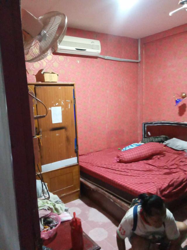 ขายด่วนทาวน์เฮ้าส์ชั้นเดียว บ้านอยู่ด่านนอกสะเดา อ.สะเดา จ.สงขลา ใกล้ศุลกากรสะเดา ซอยธนพัฒน์ 2 2 ห้องนอน 1 ห้องน้ำ 1 ห้องครัว ราคา 800000 บาท