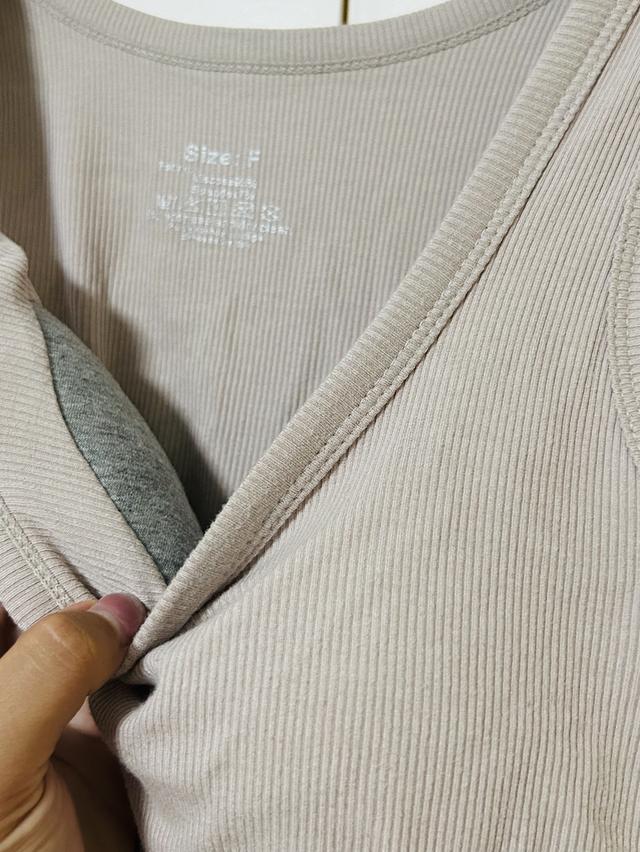 เสื้อกล้าม มีบราในตัว แขนกุด ผ้ายืดนุ่มใส่สบาย 2