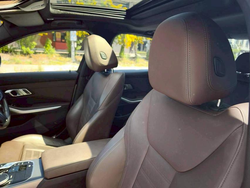 รหัสรถ KPV1100 2023 BMW 330e M SPORT LCI สีขาว 8