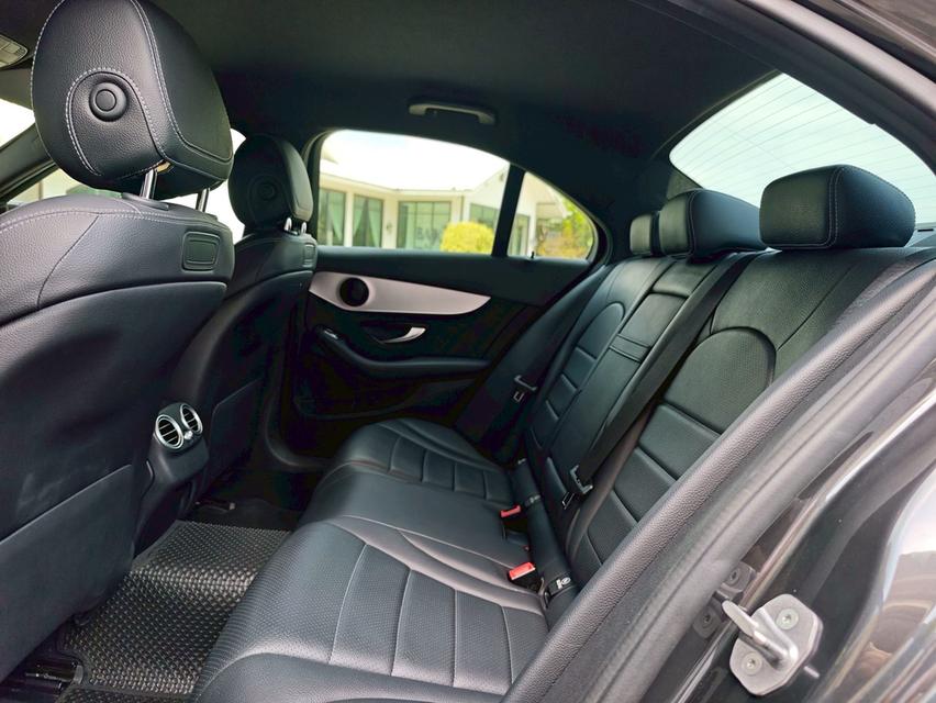 Mercedes-Benz C300e Plug-in Hybrid 2020 รูปที่ 17