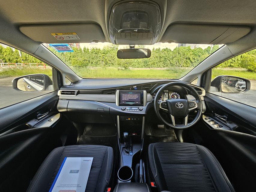 Toyota Innova 6