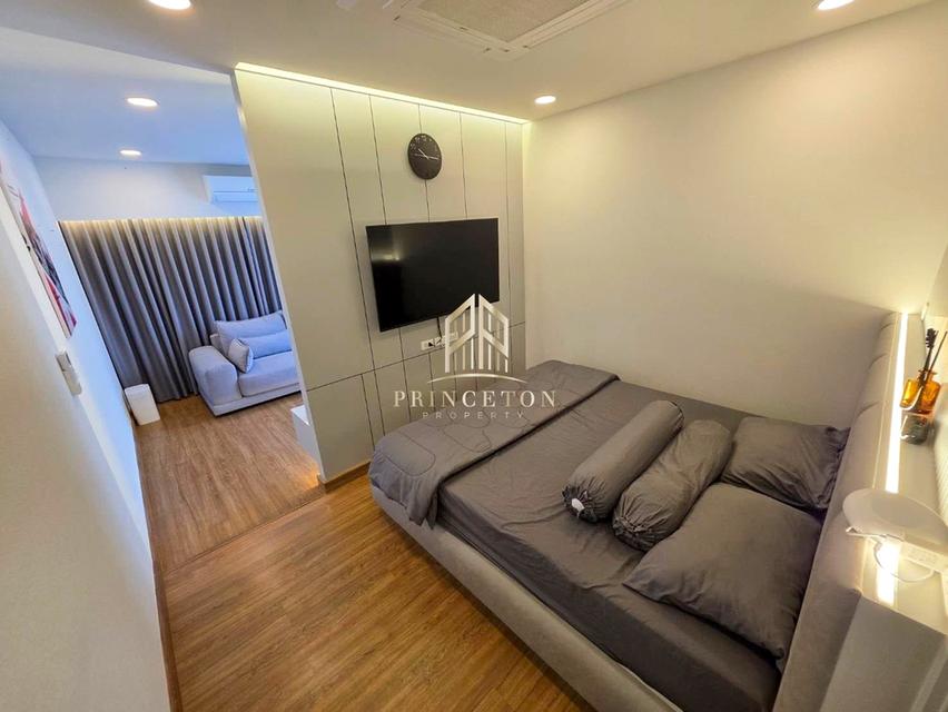 Luxury 2-Storey Home Centro Bangna 9