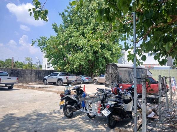 ขายที่ดิน 168 ตรว. หลังเซเว่น ลาดปลาเค้า 66 กรุงเทพ หน้ากว้าง 40 ม ลึก 17 ม แบ่งได้ ติดต่อ line id @hta6240f 9