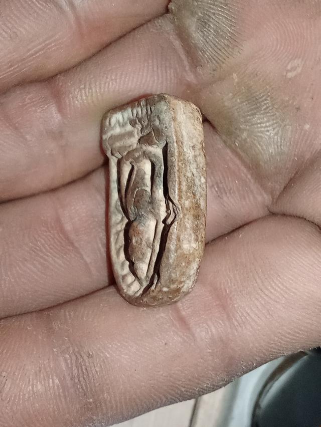 พระซุ้มกอพิมพ์กลางแบบมีลายกนก รูปที่ 4