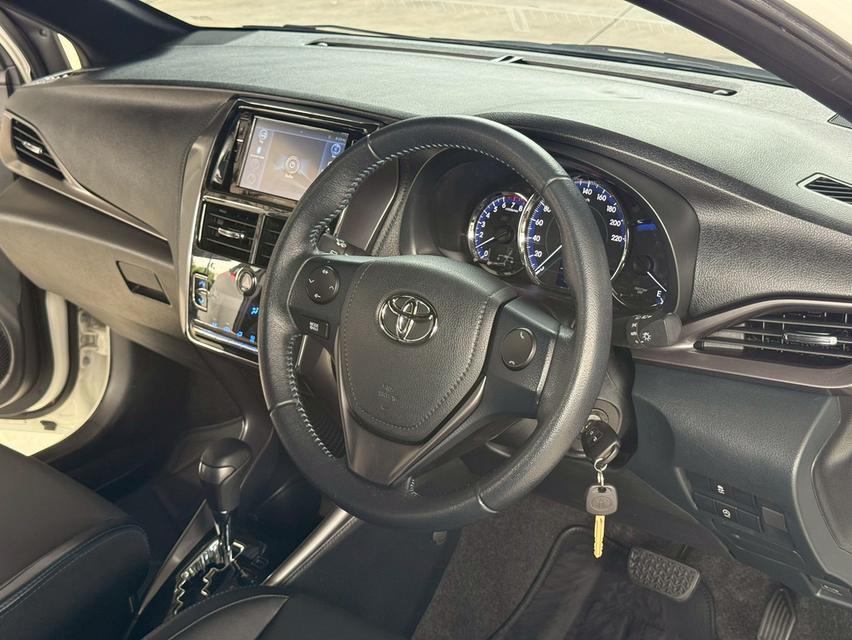 Toyota yaris 11