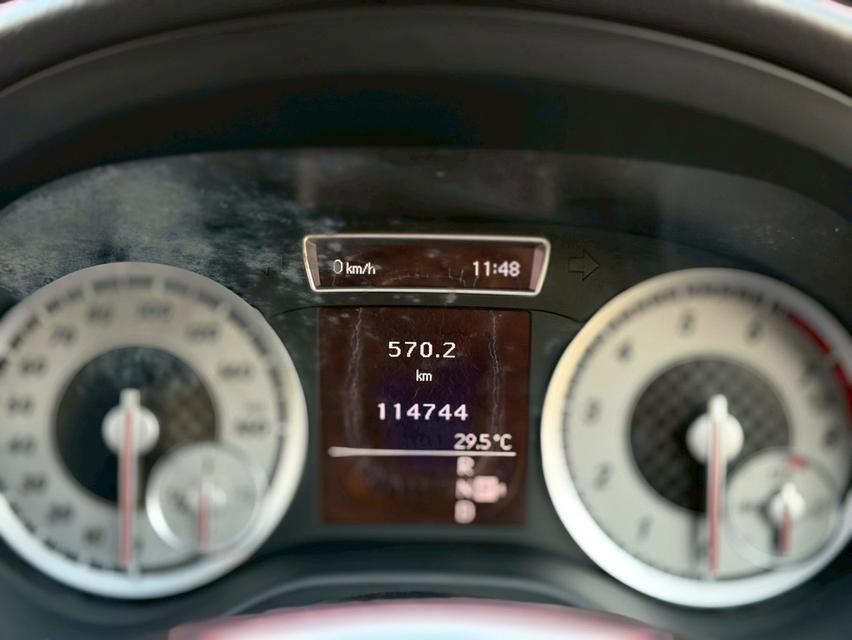 ปี 2014 BENZ A-CLASS, A180 โฉม W176 ปี12-19 สีขาว เครื่องยนต์เบนซิน 1.6 ลิตร 14