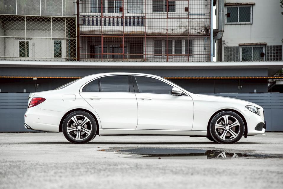 รหัสรถ CBL375 Mercedes-Benz E220d Avantgarde W213 AT 2017