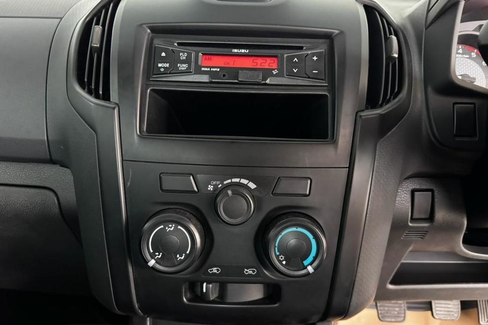 Isuzu D-Max 1.9S ดีเซล เกียร์ธรรมดา ปี2019 16