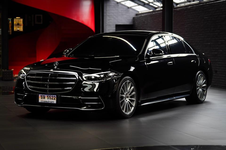 MERCEDES-Benz S580e AMG 2022 สีดำ สีเดิมๆมีซื้อวารันตีเพิ่มไว้ มีประกันชั้น 1 เหลือติดรถ