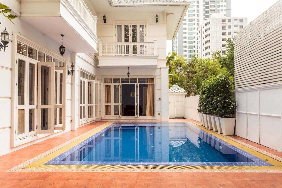 ขายบ้านเดี่ยว 2 ชั้น พร้อมที่ดิน ขนาด 133.7 ตรว. สุขุมวิท 33 ตรงข้ามห้างเอ็มสเฟียร์ ใจกลางสุขุมวิท ใกล้ BTS พร้อมพงษ์ และ EmDistrict 1