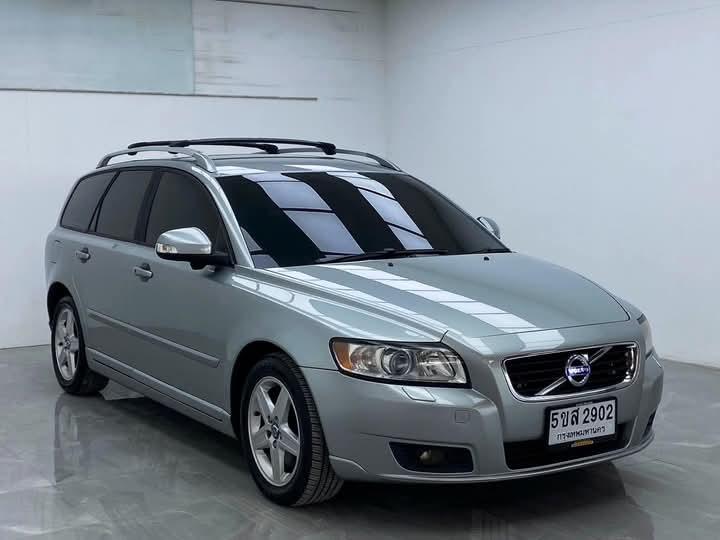 Volvo V50 สีเทา