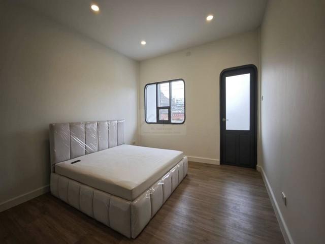 ให้เช่าทาวน์เฮาส์ 2 ชั้น ซอยโชคชัย 4 ซอย 55 รีโนเวทใหม่ Fully Furnished พร้อมอยู่ 2
