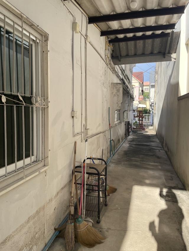 ขายบ้านเดี่ยวหลังมุม หมู่บ้านวรนุช เพชรเกษม 68 แยก 31 ขายตามสภาพ ราคาต่อรองได้ ทำเลดี ใกล้ MRT บางแค 14