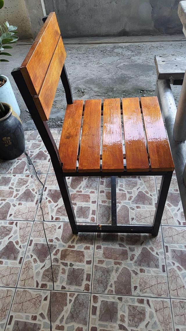 เก้าอี้ 1ชุด พร้อมกับโต๊ะ