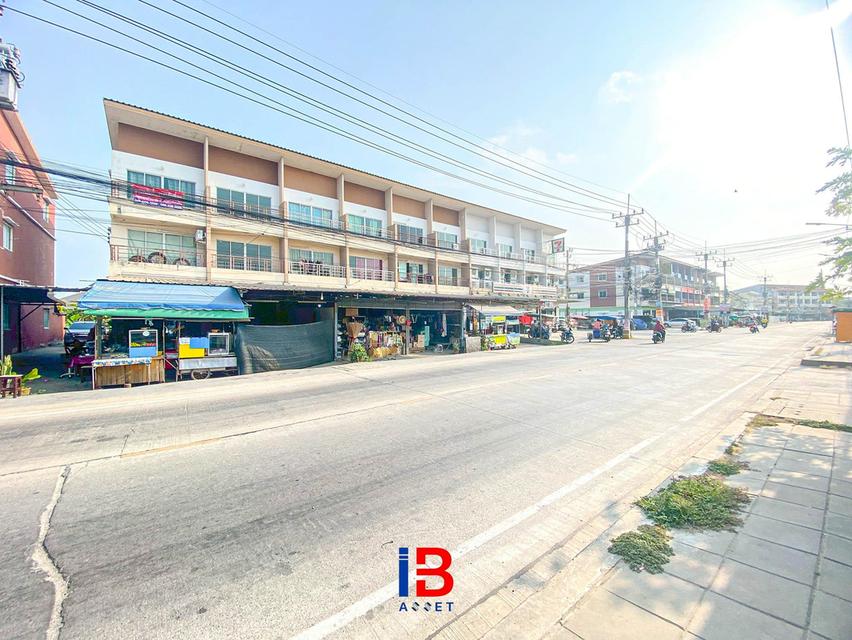 🔥 หลังมุมทำเลทอง! ตึกพาณิชย์ 3 ชั้น ย่านเอกทวีคูณ-ท่าทราย เพียง 3.29 ล้าน 💼 2