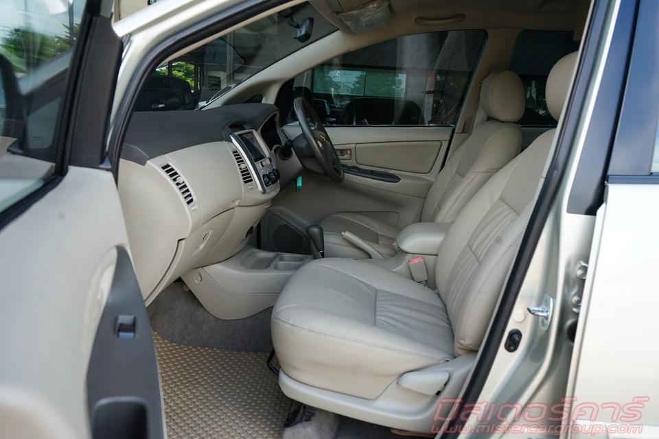 2012 TOYOTA INNOVA 2.0 G OPTION 9