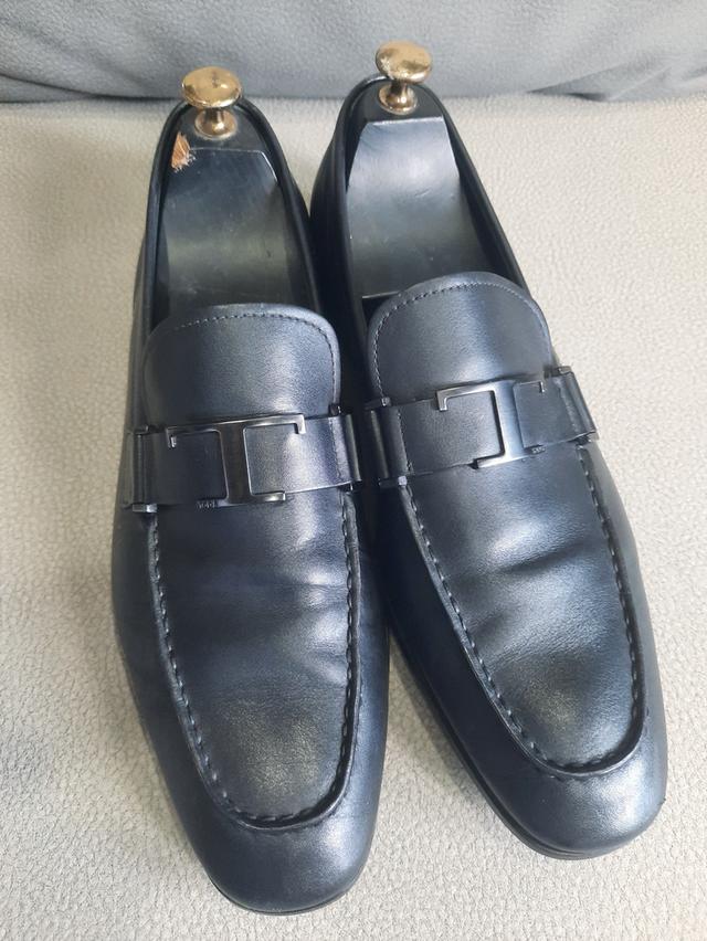 ขอขายรองเท้าชาย Tod's penny loafer size 9 วัดพื้นข้างในได้ 29 cm.เหมาะสำหรับคนเท้า 27-28 cm.ทรงรองเท้าแบบตัว T ใหญ่แท้ made in Italy  4