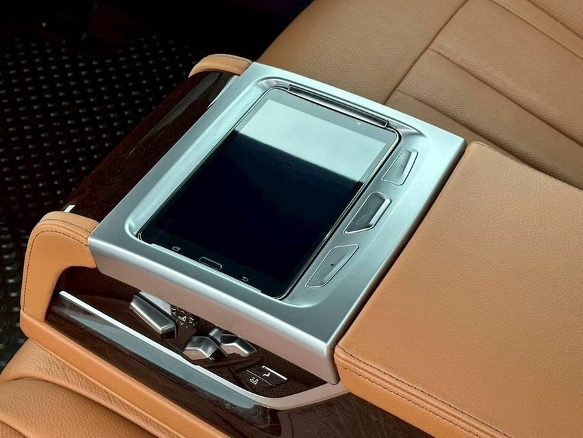 BMW 740Li Pure Excellence (G12) 2016 รถหรูใช้น้อย สวยมากๆ ราคาดีสุดในตลาด 18