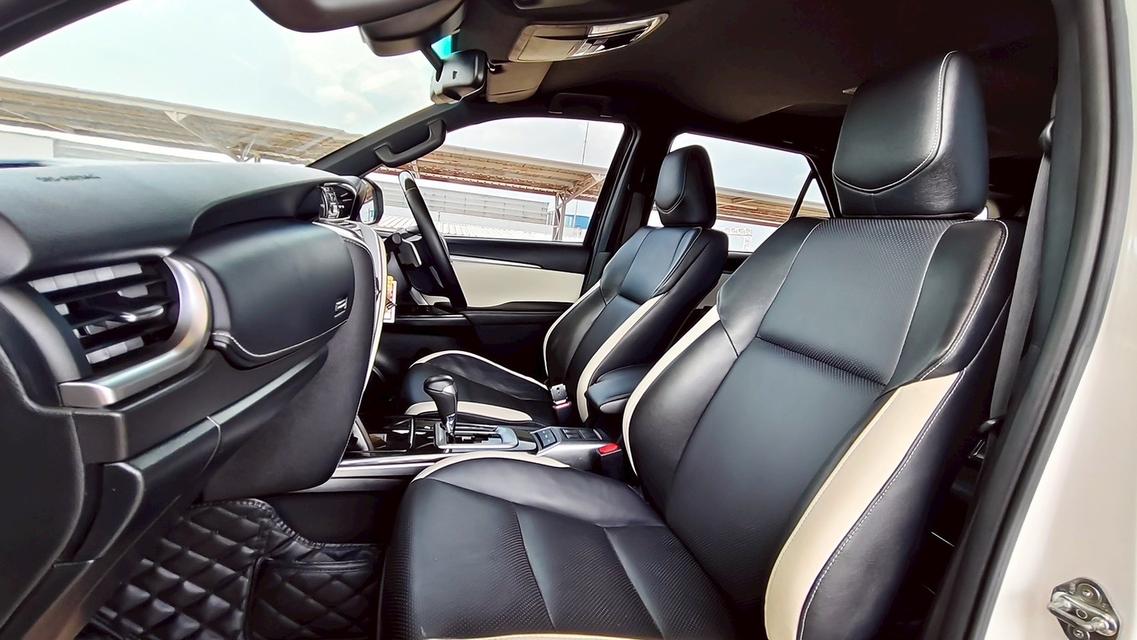 TOYOTA Fortuner 2.8 LEGENDER 4WD 6A/T ปี 2020 จด 2022 รูปที่ 11