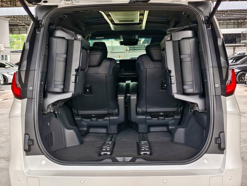 Lexus LM 350h Executive 7-Seater 2024💰 ราคาพิเศษเพียง 4,690,000 บาท เท่านั้น รูปที่ 18