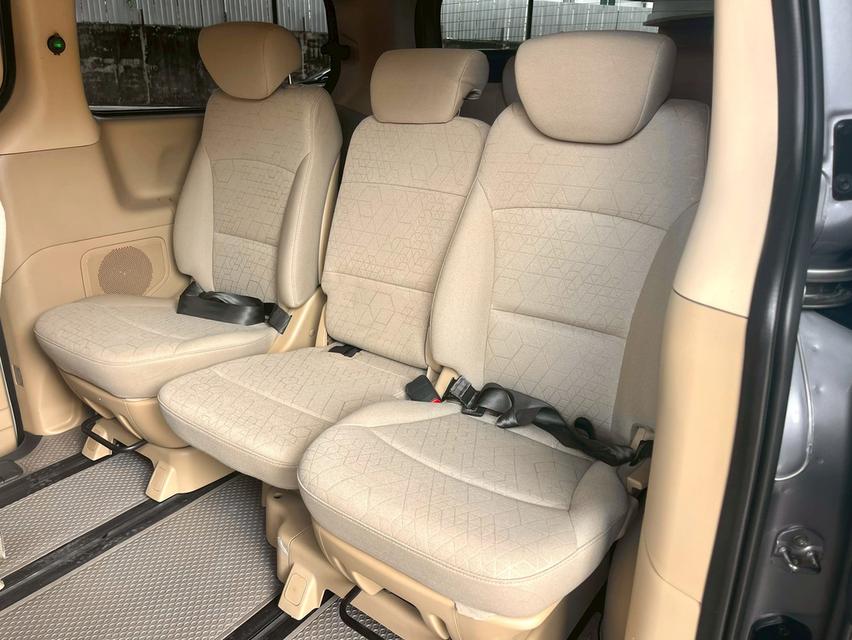 Hyundai H1 2.5Touring ปี18 16