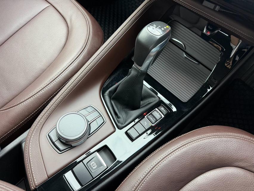 BMW X1 sDrive18i xLINE ปี 2017 รถสวยไมล์น้อย ราคาดีเครดิตดีฟรีดาวน์ สภาพป้ายแดง เล่มทะเบียนครบ ประวัติศูนย์ BMW Thailand รูปที่ 12