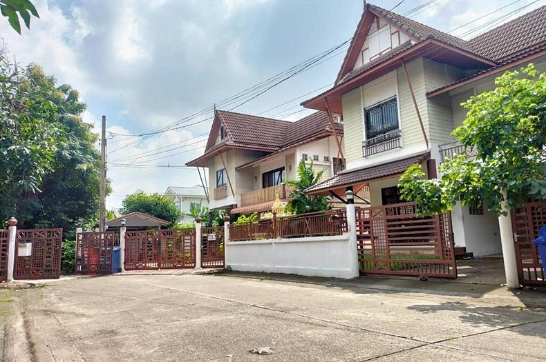 บ้านเดี่ยว เนื้อที่ 58.4 ตร.ว. หมู่บ้าน บ้านไทยดอนเมือง (ซอยเดชะตุงคะ 1) ถนนวิภาวดีรังสิต แขวงสีกัน เขตดอนเมือง 1