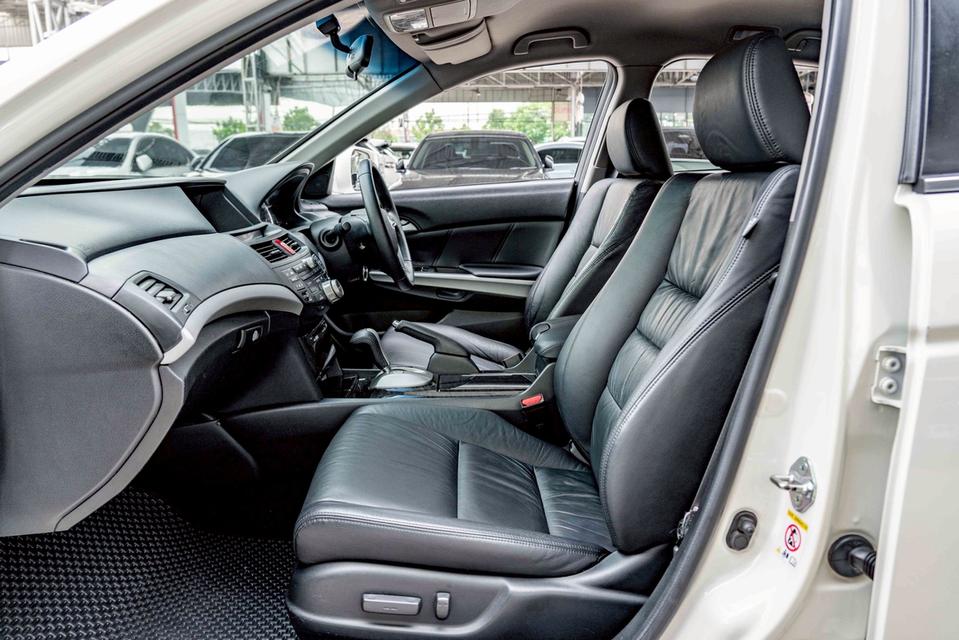 รหัสรถ NP705 HONDA ACCORD 2.0E 2012 14