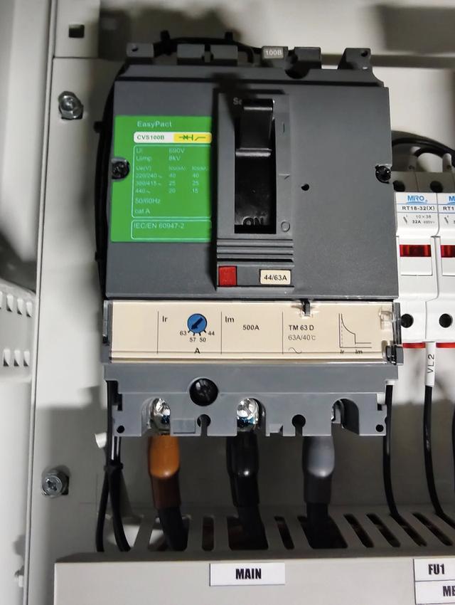 ขายตู้ควบคุมมอเตอร์ไฟฟ้า(Control Motor 3 เฟส) Start เครื่อง AHU รูปที่ 4