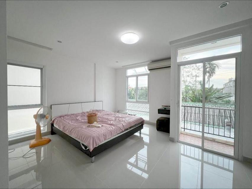 ให้เช่าทาวน์โฮมหลังมุม หมู่บ้านศิรินโฮม  ซอยลาดพร้าว101  รหัสประกาศ  B967 9