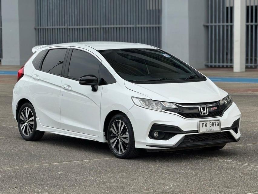 Honda Jazz 1.5 RS เกียร์ Auto ปี 2019  3