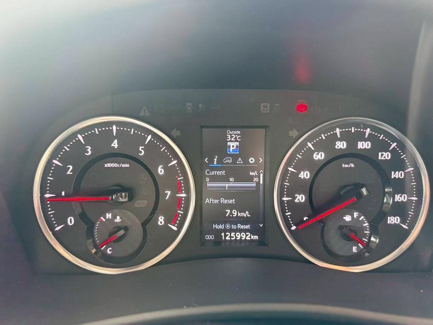 TOYOTA ALPHARD 2.5 SC PACKAGE ปี17 สีขาว เบนซิน รูปที่ 17