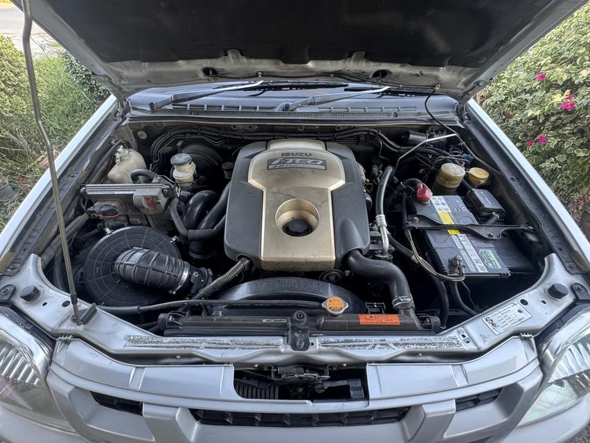 รถยนต์อิซุซุ ดีแมก ปี2005