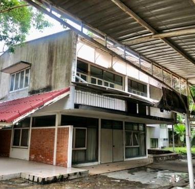 ขายที่ดิน 187 ตร.ว. พร้อมบ้านเก่า แปลงมุม ย่านเอกมัยซอย 18 ใกล้ BTS เอกมัย 3