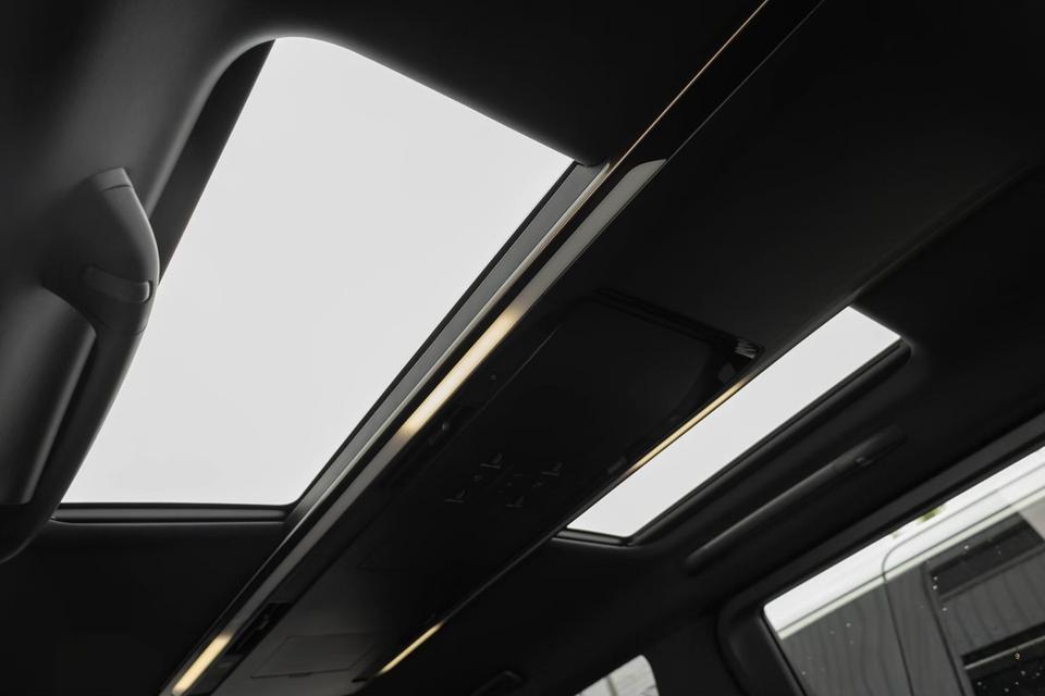 TOYOTA ALPHARD  Z-PREMIER  40 BLACK 13