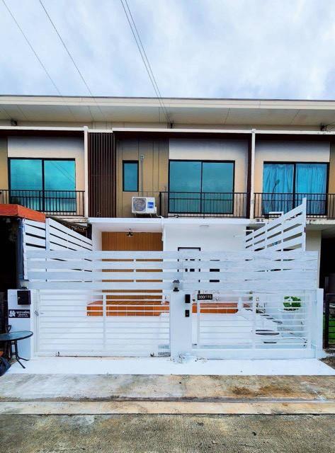 ขายทาวน์โฮม 2 ชั้น รีโนเวทใหม่ โครงการ The Connect 43 วงแหวน รามอินทรา ใกล้ด่วน จตุโชติ ทำเลดี เดินทางสะดวกใกล้รถไฟฟ้าสายสีชมพู และ แฟชั่นไอส์แลนด์ 1