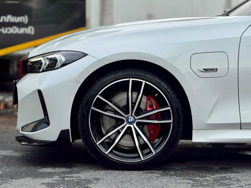 BMW 330e M Sport LCI 2023 รถสภาพป้ายแดง แต่ถูกกว่ากันเป็นล้าน 9