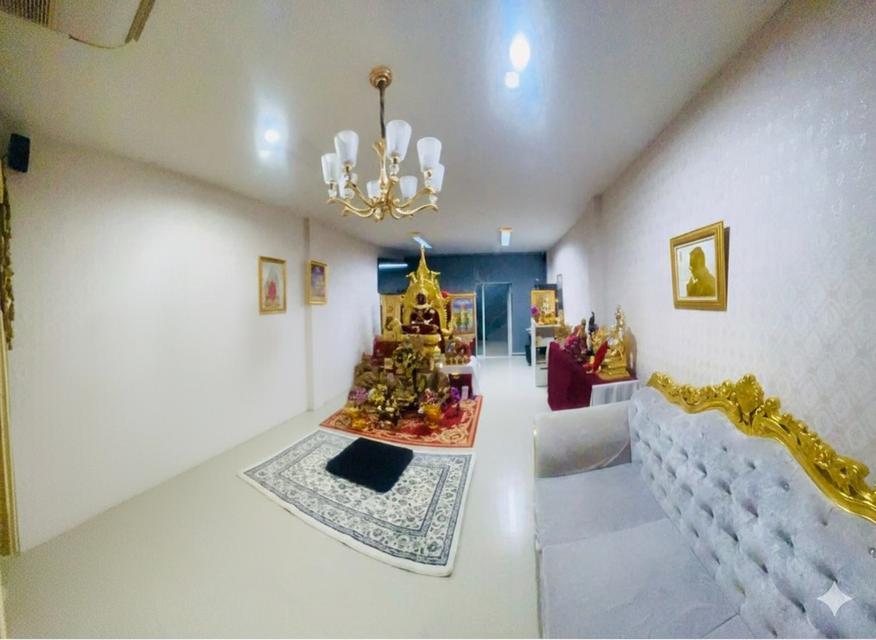 ขายอาคาร4 ชั้น ทำเลทอง หันหน้าตรงกับโลตัส โดดเด่น จุดสายตา เหมาะกับทำกิจการค้าขาย ต่อด้านหลังเพิ่มอีก2ชั้น 3