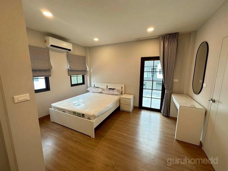 ให้เช่าบ้านเดี่ยว 2 ชั้น Centro Bangna หลังเมกา บางนา เนื้อที่ 66.5 ตรว 4นอน 5น้ำ เฟอร์นิเจอร์บิวท์อิน หลังมุม วิวสวน -