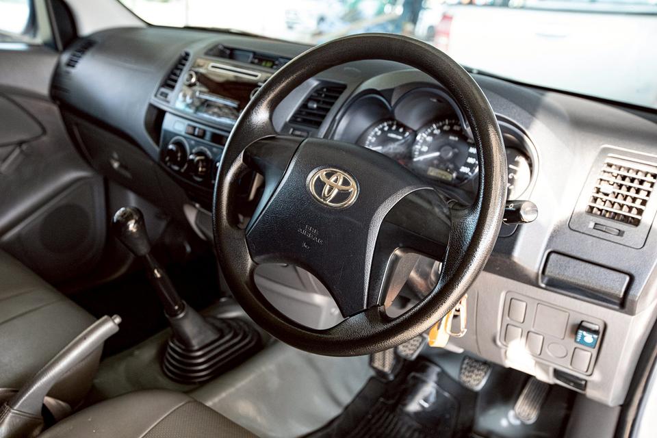TOYOTA HILUX VIGO 2.7 J STANDARD CAB ปี 2015 สีเทา มือเดียว 14