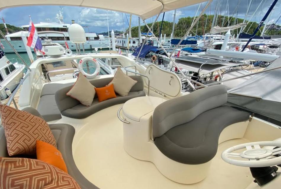 2005 Azimut 46 FLY Yacht For Sale 4