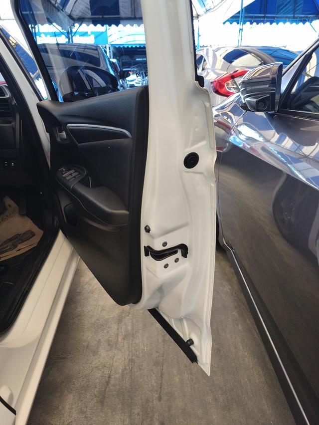 Honda Jazz 1.5S i-VTEC เบนซิน เกียร์ธรรมดา ปี2015 7