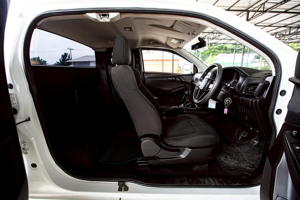 Isuzu D-Max Space Cab 1.9Ddi ดีเซล ปี 2021 สีขาว  11