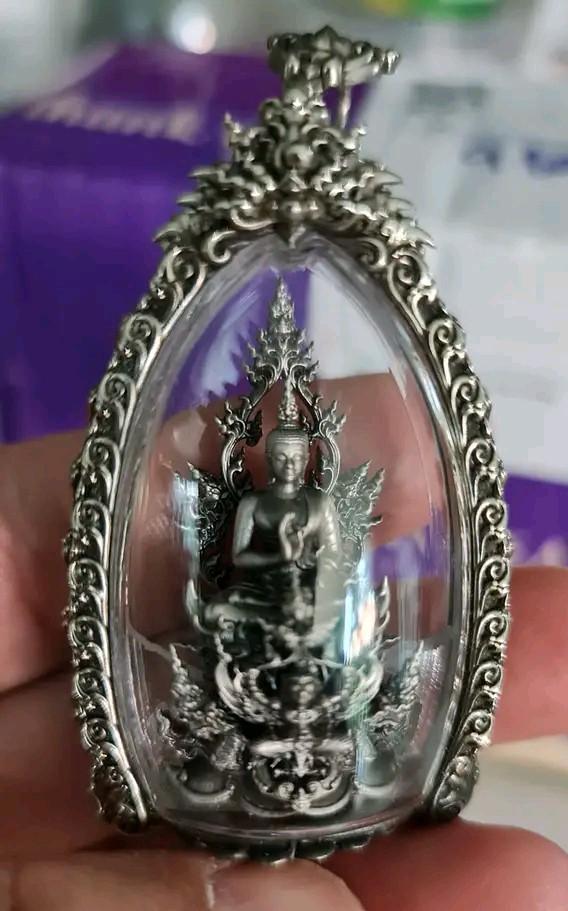 พระพุทธเนื้อเงิน